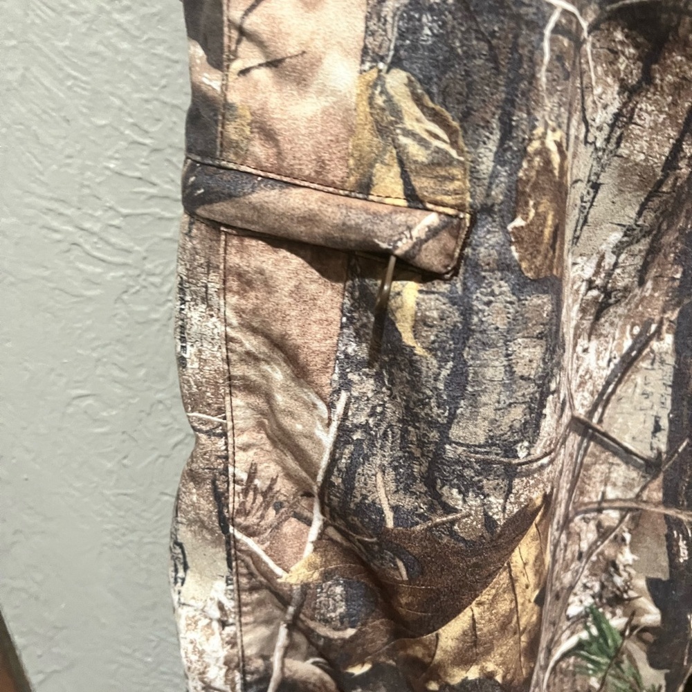 Realtree Men’s Size L Camouflage Pants Like New! EUC Adjustable Waist - Picture 2 of 4
